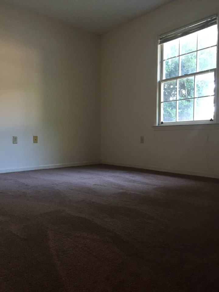 8 Southern Ct #NA - Photo 3 of 6