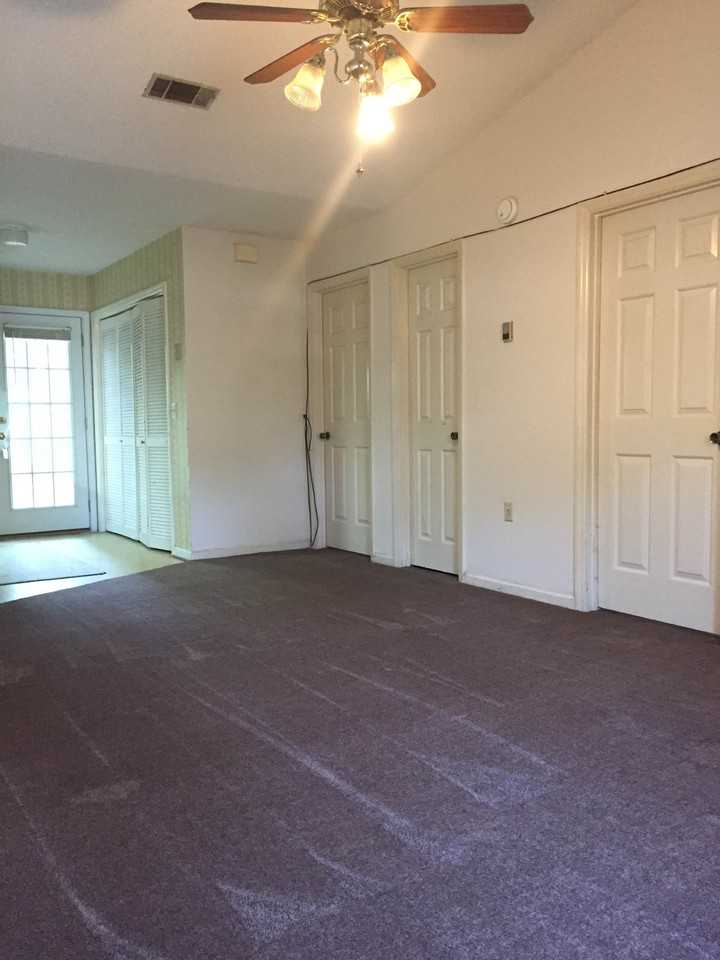 8 Southern Ct #NA - Photo 4 of 6