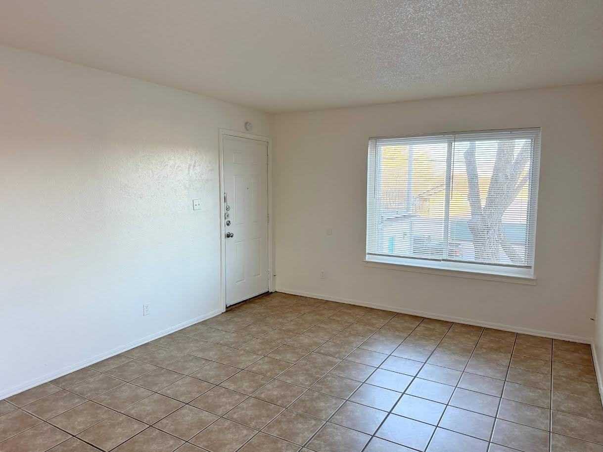 1611 Bell St #H - Photo 2 of 18