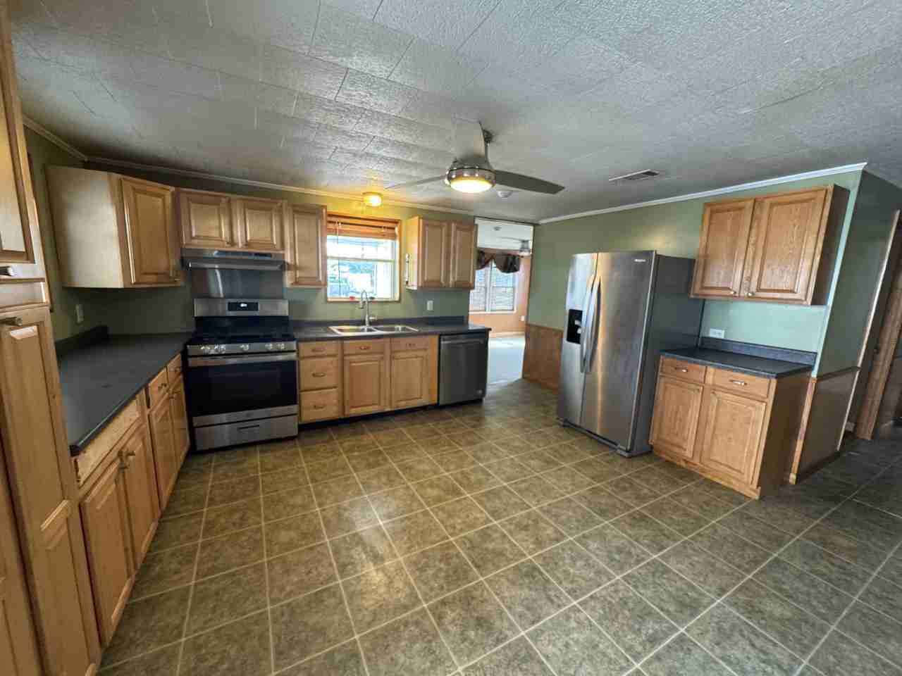 133 Gladys St #NA - Photo 3 of 13