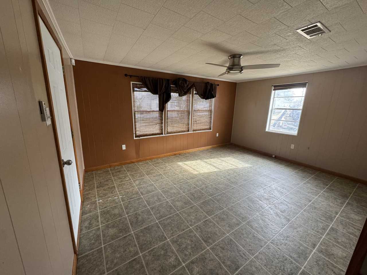 133 Gladys St #NA - Photo 6 of 13