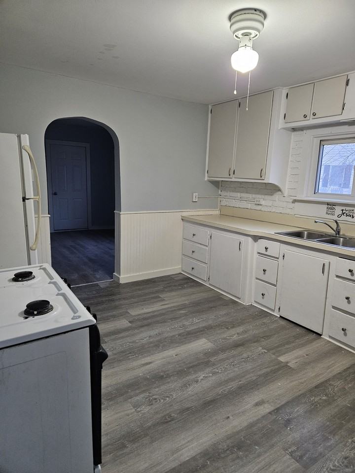 315 W Thomas St #2 - Photo 5 of 7