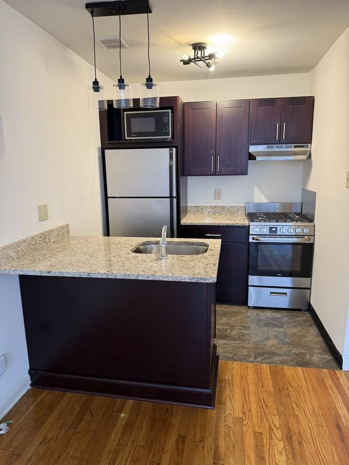 1311 Lombard St #204