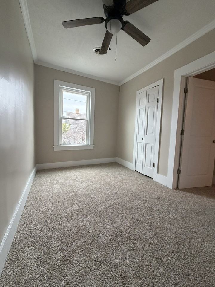 205 W Madison St #NA - Photo 7 of 8