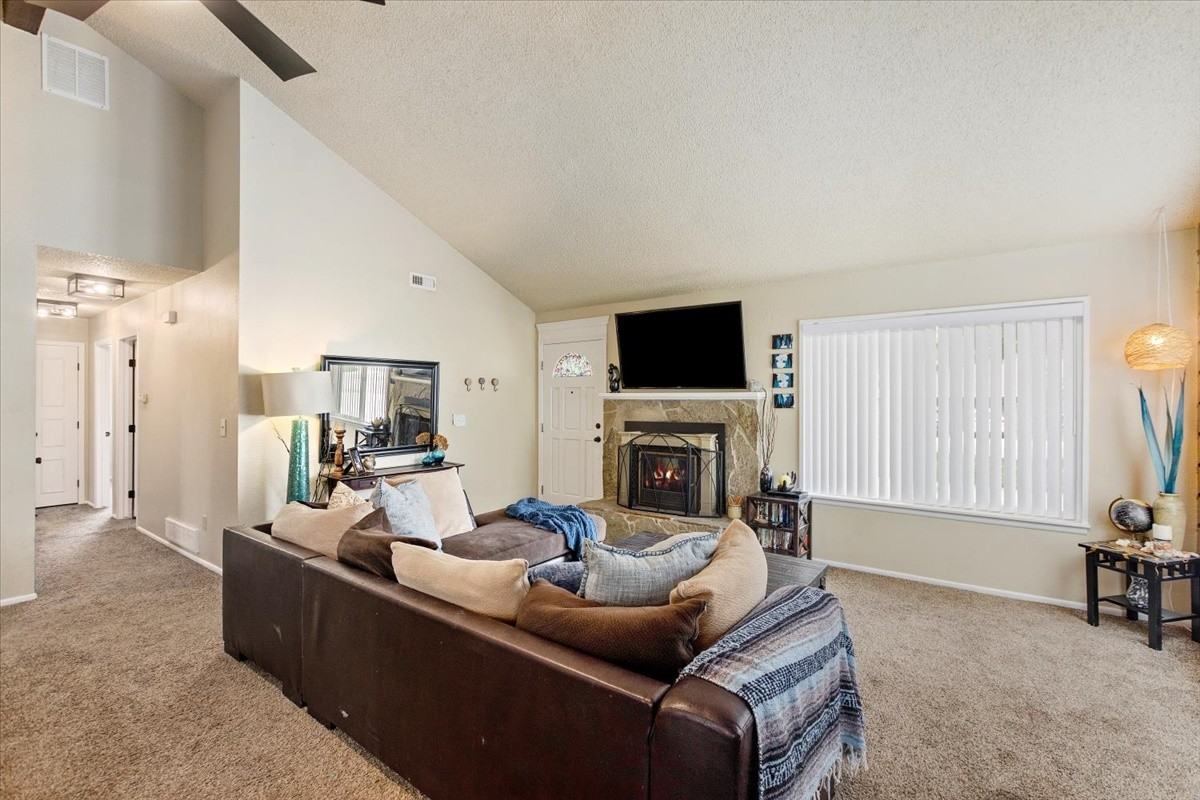 833 N Beachwood St #NA - Photo 2 of 20