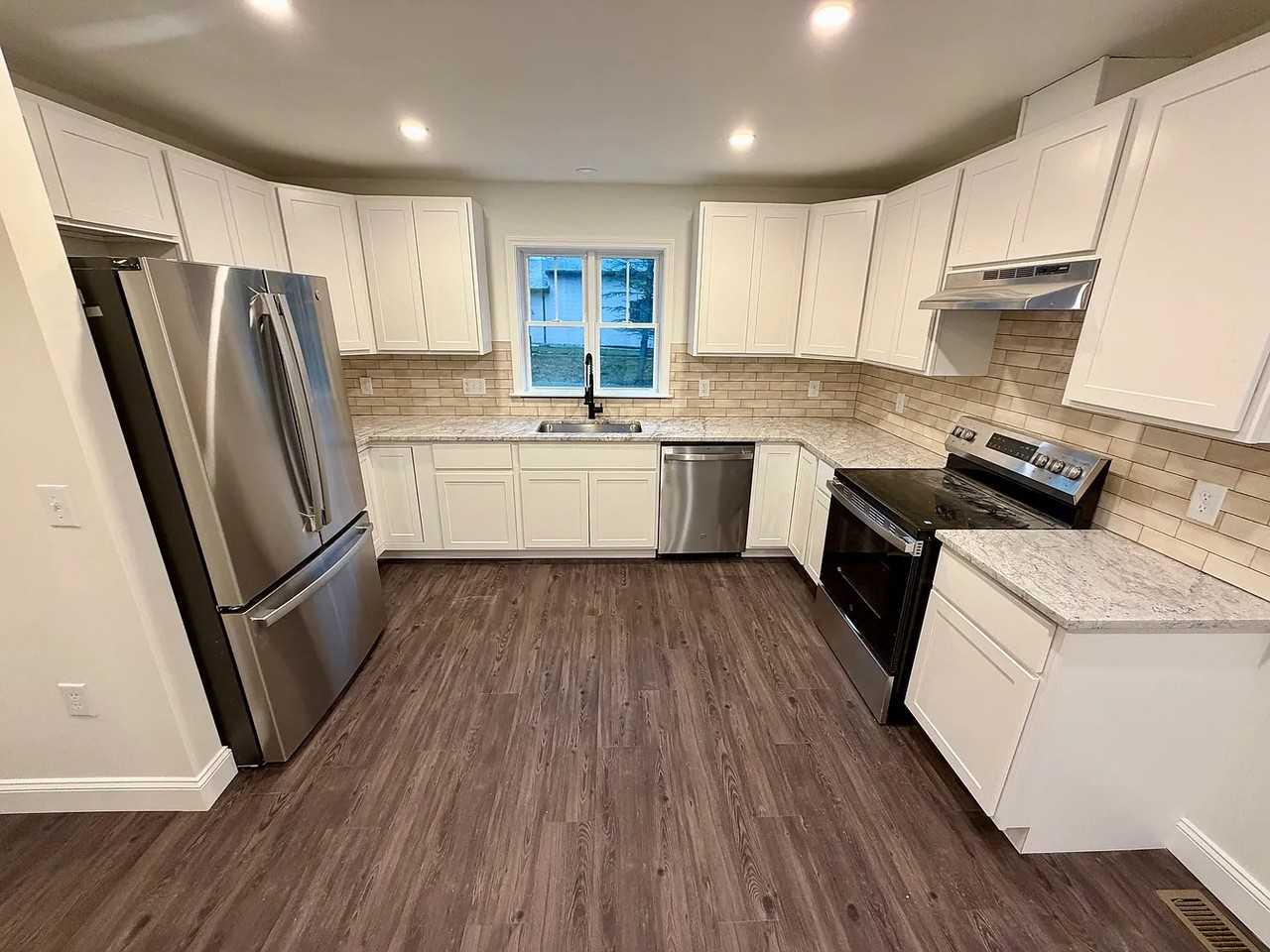 105 Oak St #107 - Photo 5 of 12