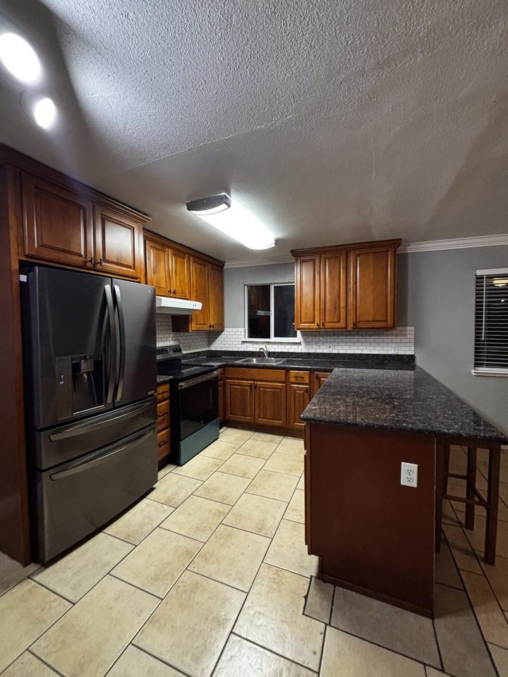 8104 Kiltie Way #8104 - Photo 3 of 12