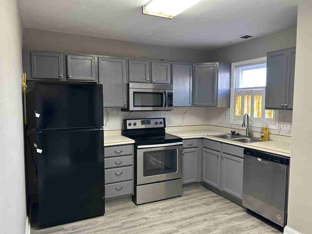 3723 Hillcrest Rd - Photo 2 of 9