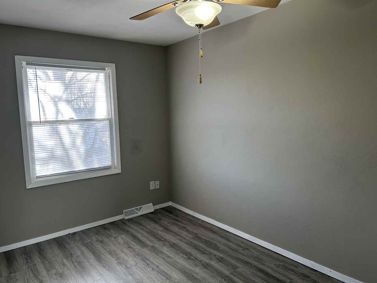 3723 Hillcrest Rd - Photo 4 of 9