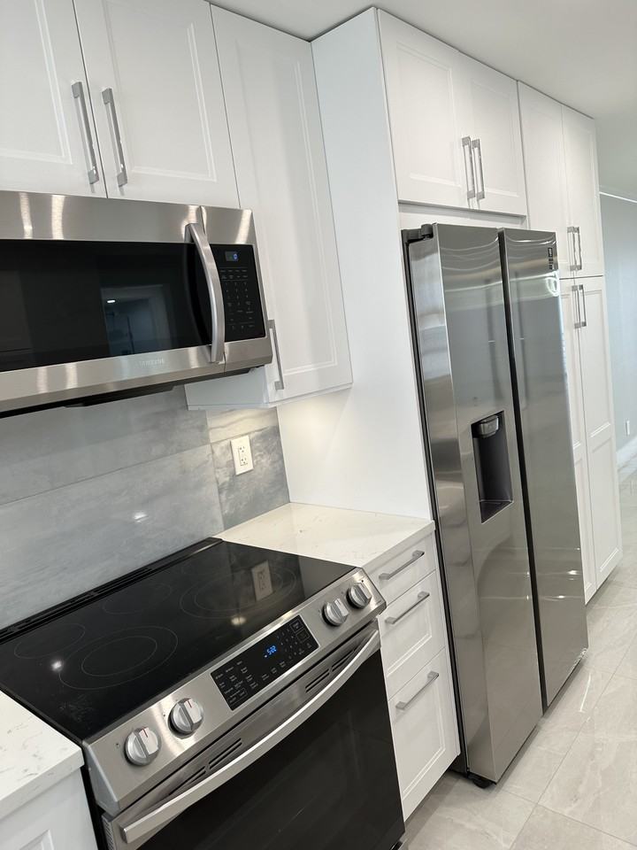 308 Golfview Rd #306 - Photo 4 of 18