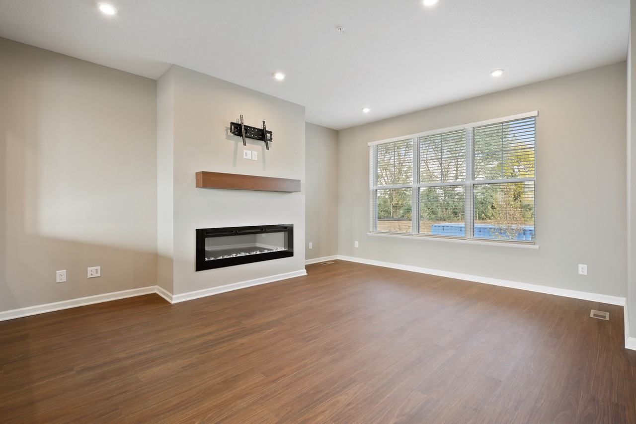 6532 Joliet Ave S - Photo 5 of 31