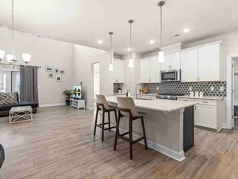 718 Toulouse Ct - Photo 7 of 35