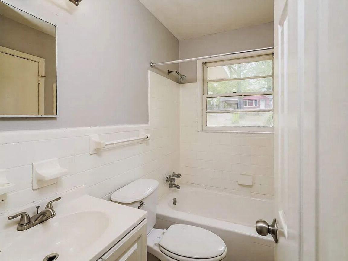 6557 Margate St #NA - Photo 3 of 6