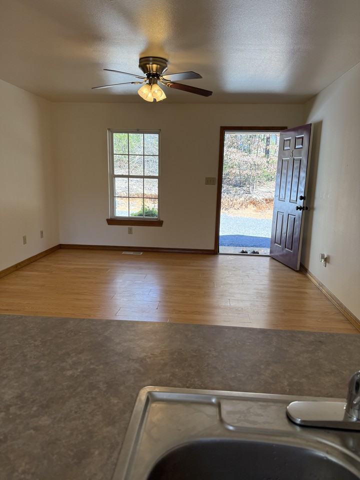 302 Spruce St #3 - Photo 5 of 17