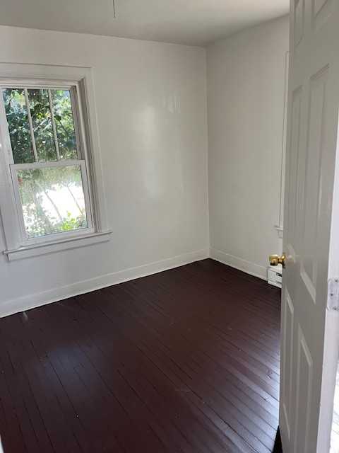 923 Hackett St #A - Photo 3 of 8