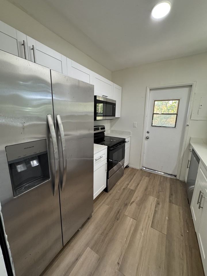 579 Nw 119th St #NA - Photo 3 of 11