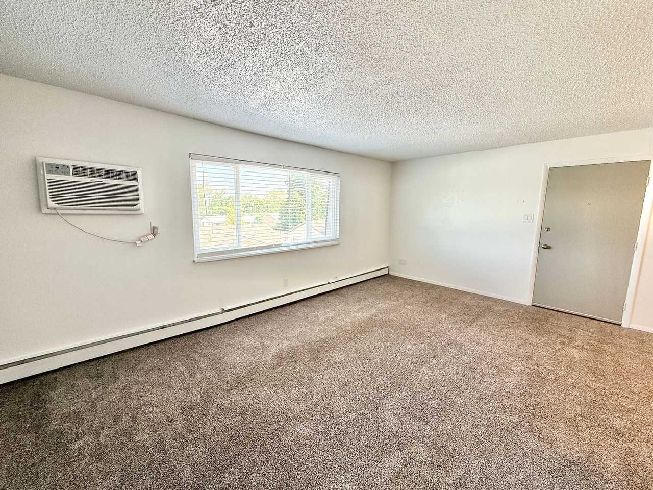 2018 Vinewood Lane - Photo 2 of 32