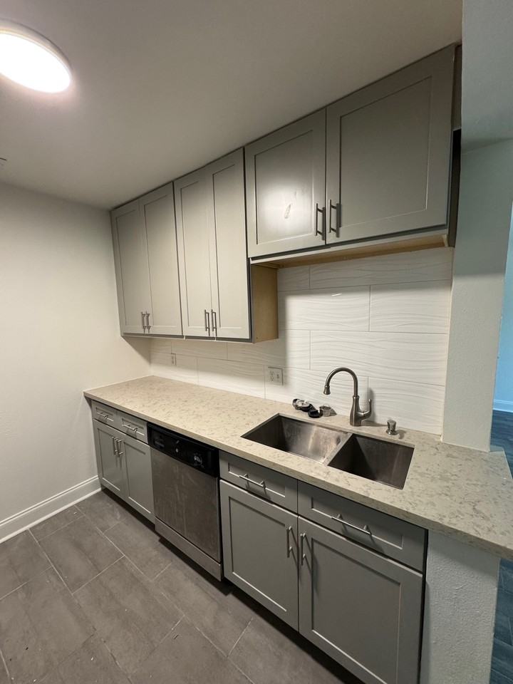 2255 Saint Charles Ave #203 - Photo 2 of 14