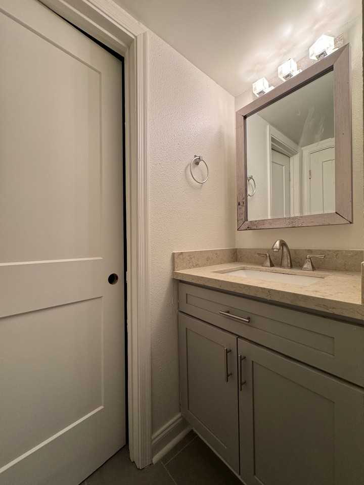 2255 Saint Charles Ave #203 - Photo 4 of 14