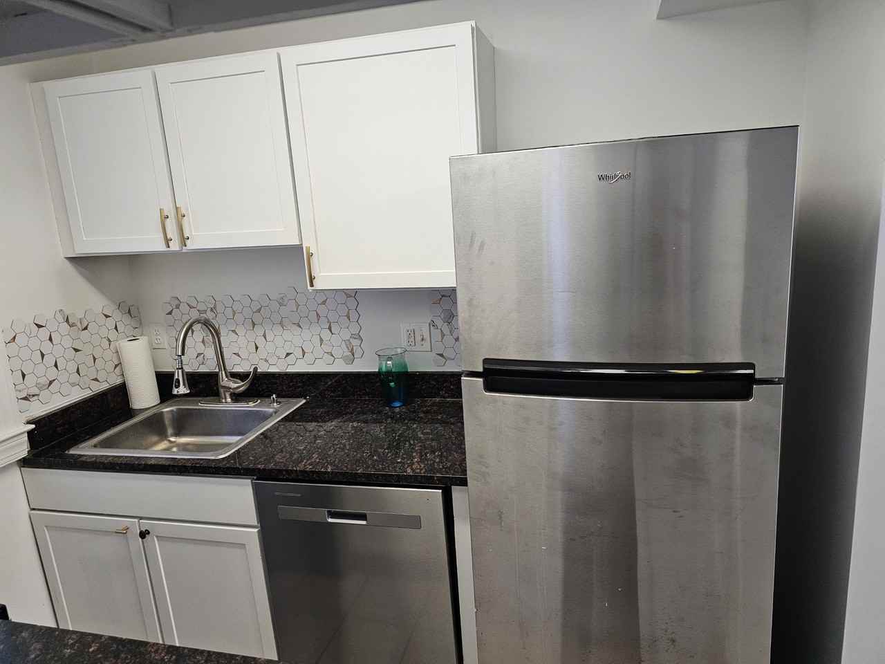 Barnaby St Se #1stROOM - Photo 2 of 9