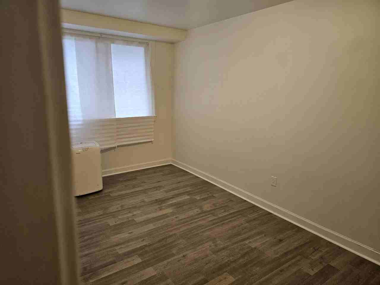 Barnaby St Se #1stROOM - Photo 7 of 9