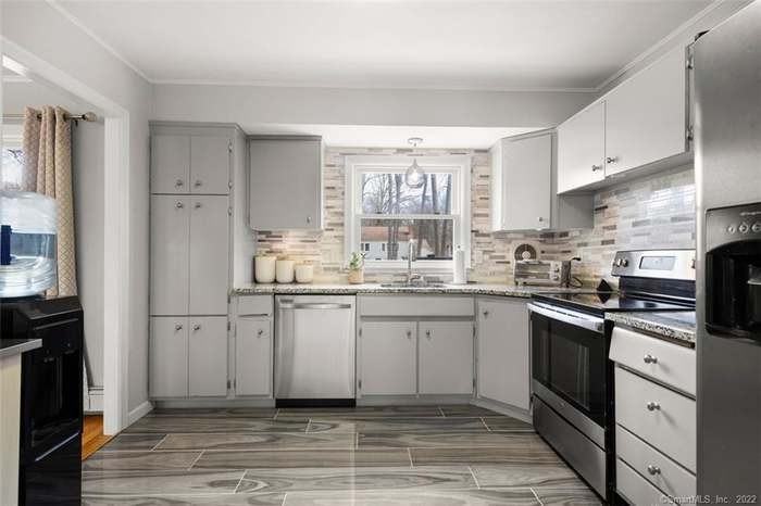 42 Alderwood Dr #NA - Photo 4 of 18