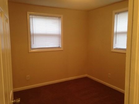 5435 Amazon Ave #1 - Photo 4 of 8