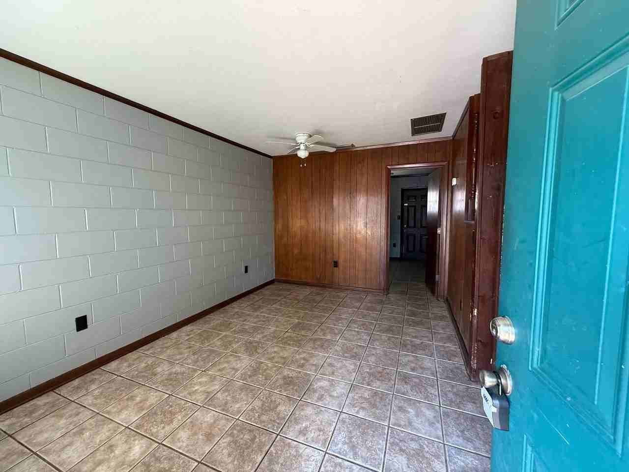 1415 Mccauley Rd - Photo 2 of 8