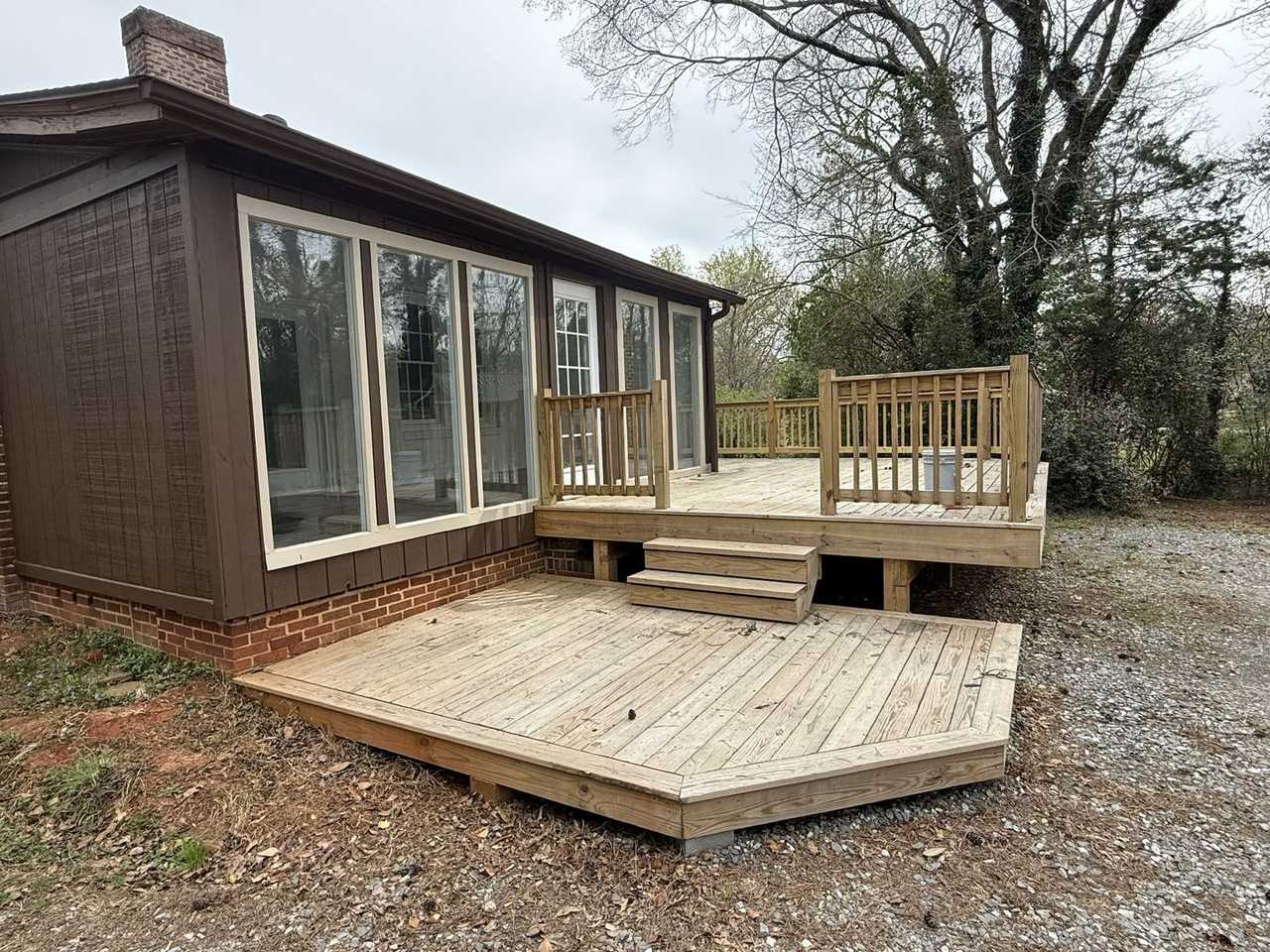 817 N Salisbury Gq Ave - Photo 4 of 6