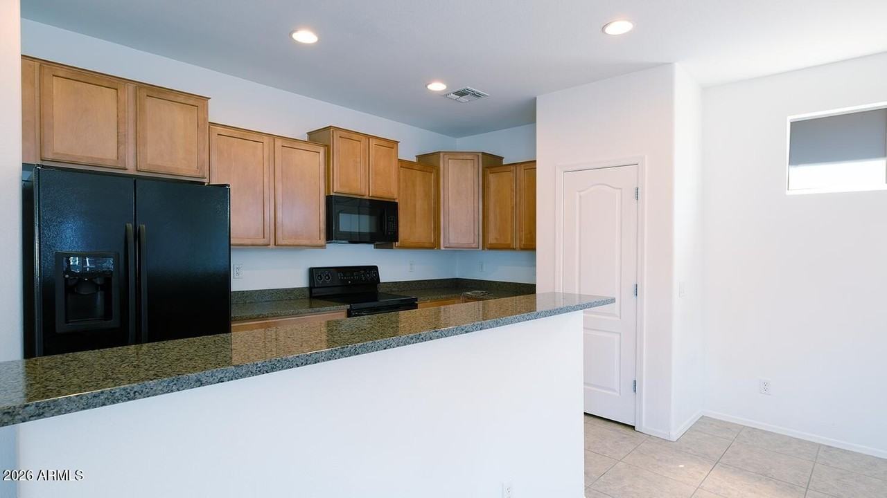 4356 E Sack Dr - Photo 6 of 29