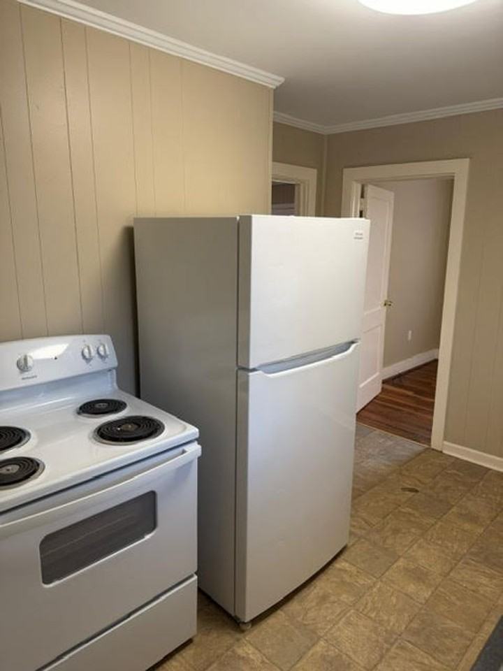 231 Elder St - Photo 2 of 13