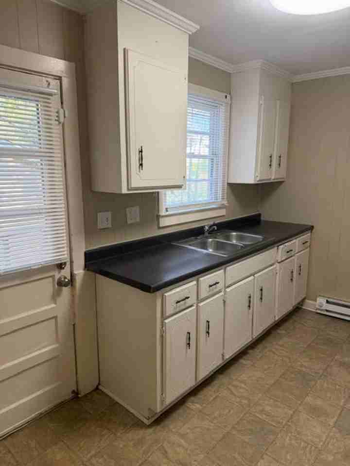 231 Elder St - Photo 3 of 13