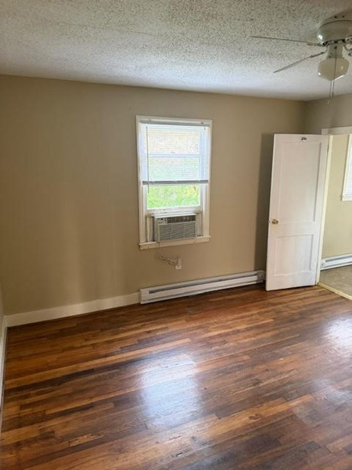 231 Elder St - Photo 6 of 13