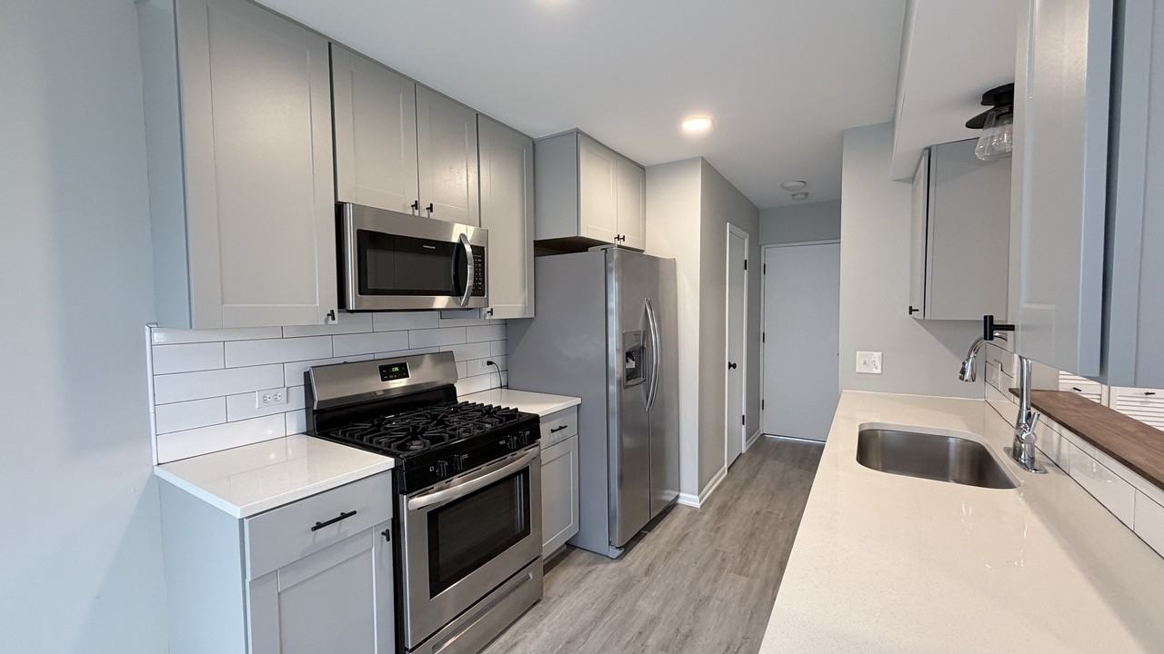 721 Sunfish Pt #SFH - Photo 2 of 17