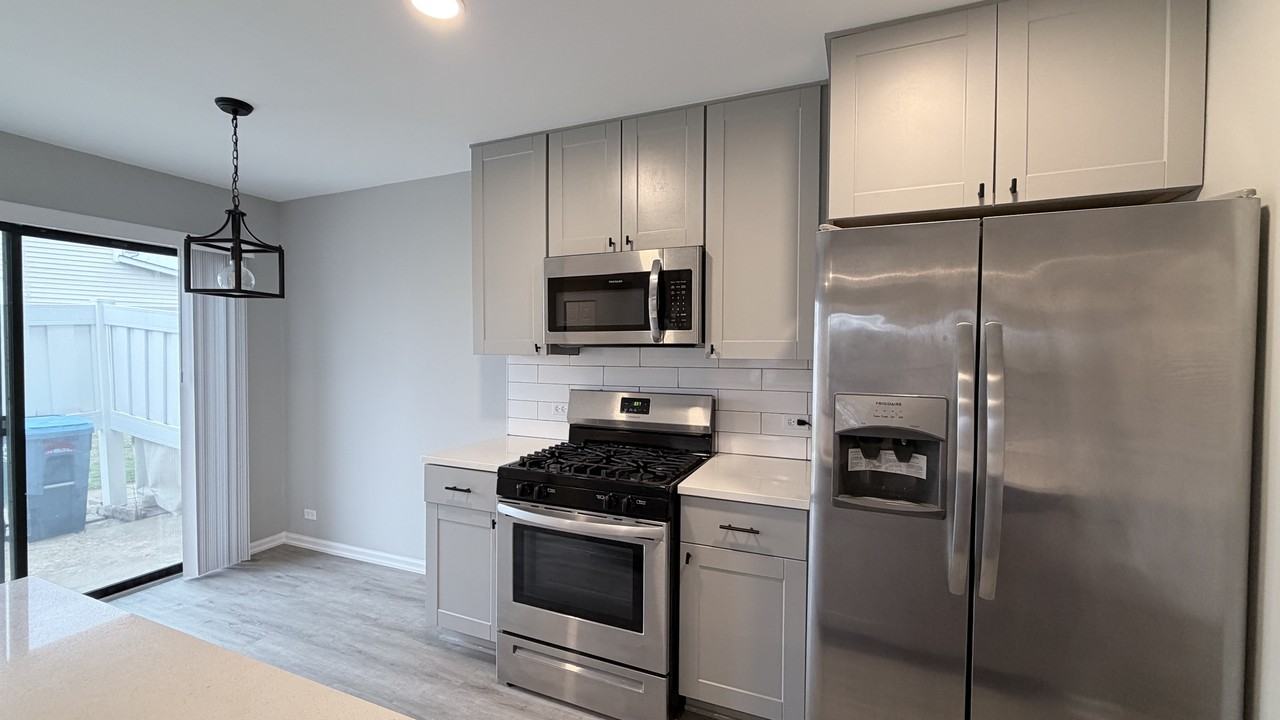 721 Sunfish Pt #SFH - Photo 3 of 17