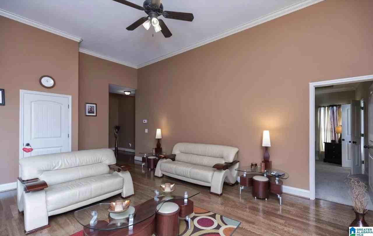 1059 Kerry Dr - Photo 7 of 27