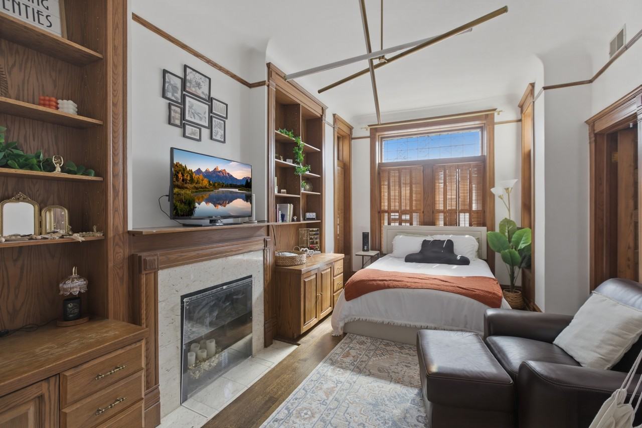 850 W Oakdale Ave #3 - Photo 3 of 21