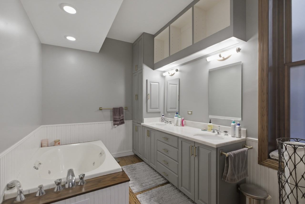 850 W Oakdale Ave #3 - Photo 6 of 21