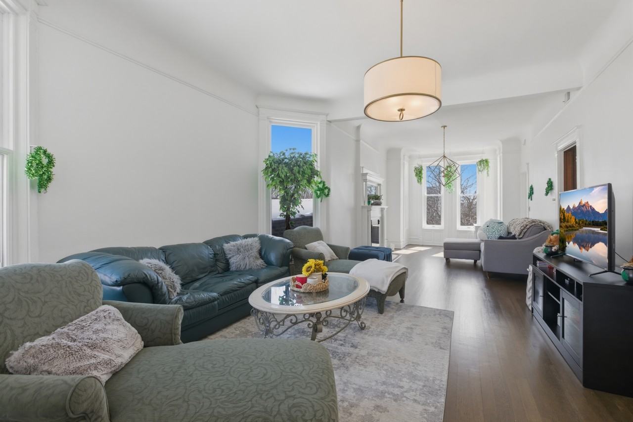 850 W Oakdale Ave #3 - Photo 7 of 21