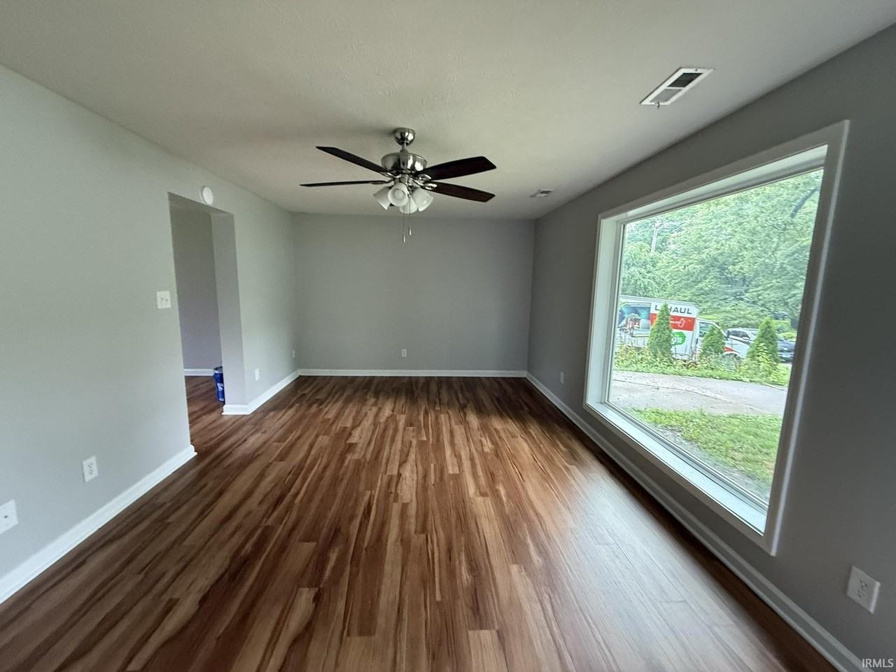 1014 N Orris Dr - Photo 2 of 19