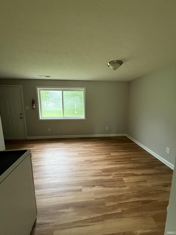 1014 N Orris Dr - Photo 3 of 19