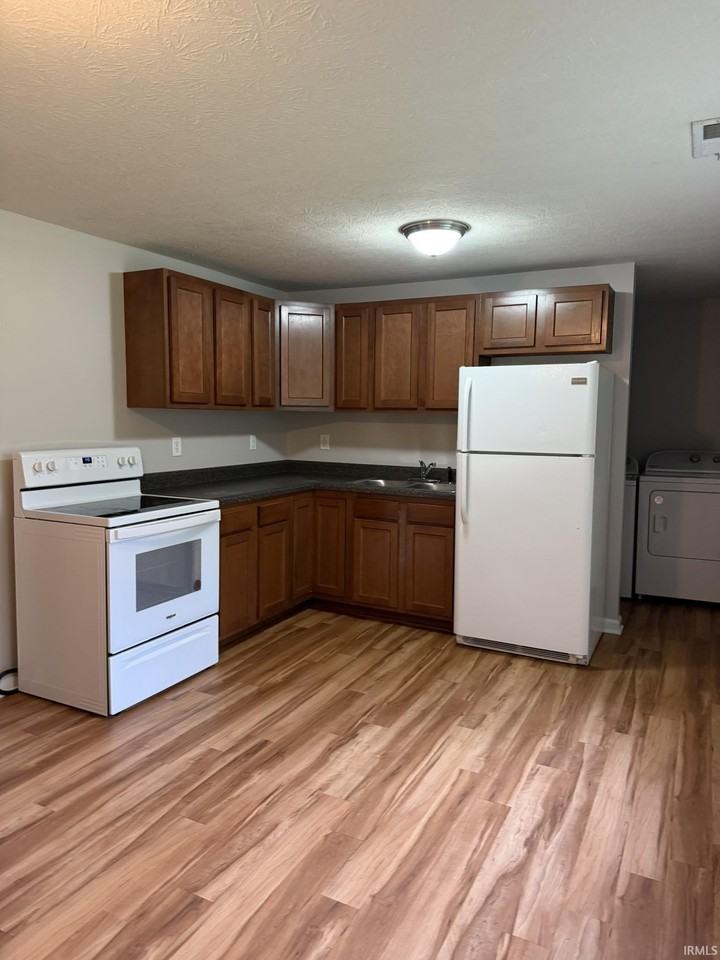 1014 N Orris Dr - Photo 4 of 19