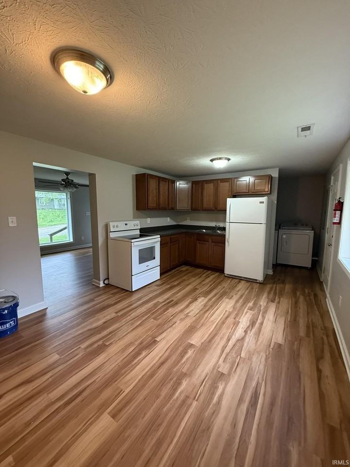 1014 N Orris Dr - Photo 5 of 19