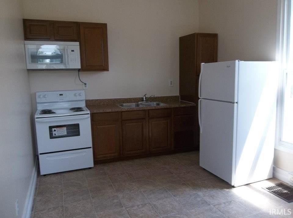 517 S Rogers St #2 - Photo 2 of 9