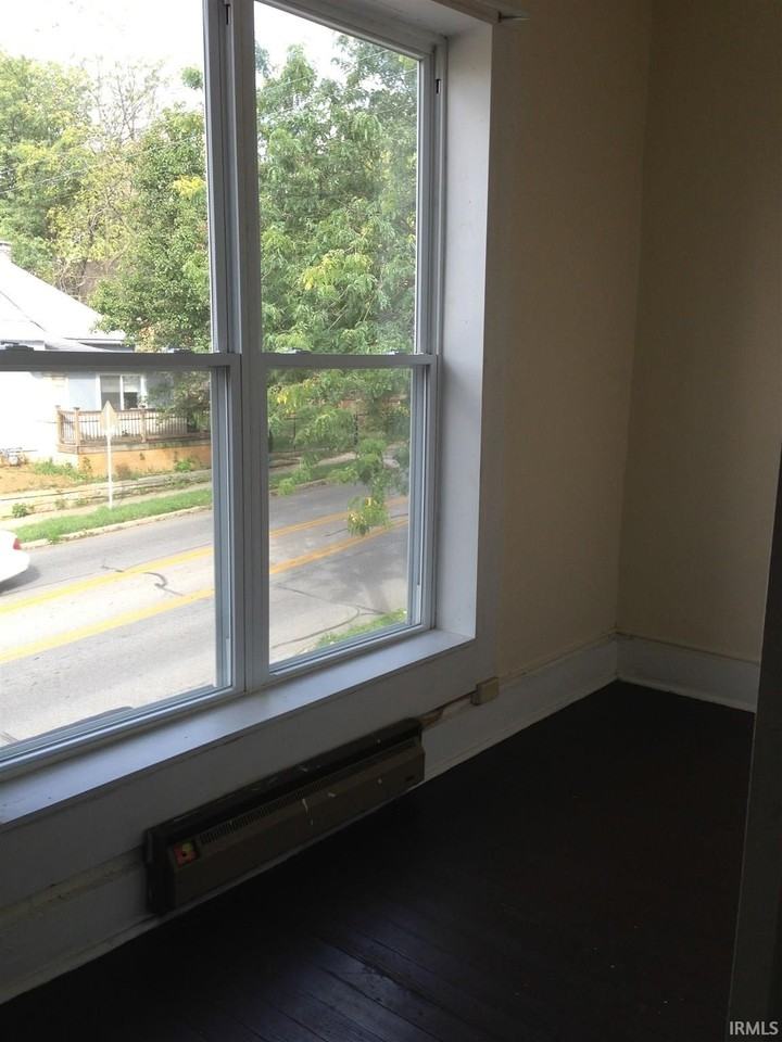 517 S Rogers St #2 - Photo 4 of 9