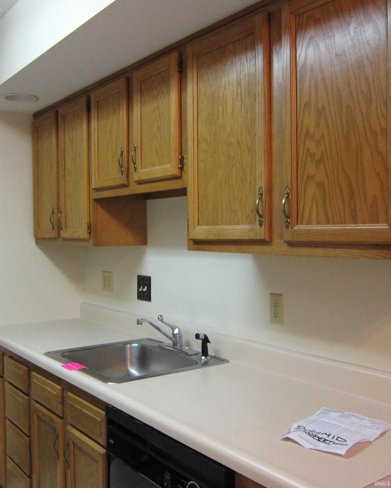 1040 N Forest View Dr N - Photo 2 of 11