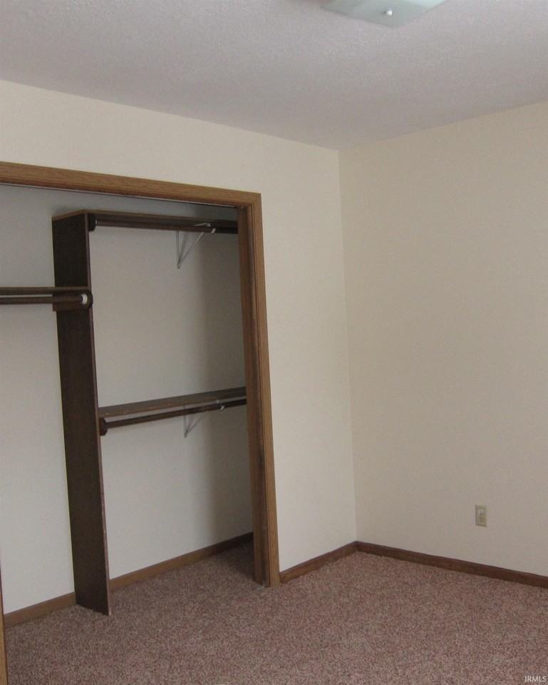 1040 N Forest View Dr N - Photo 5 of 11