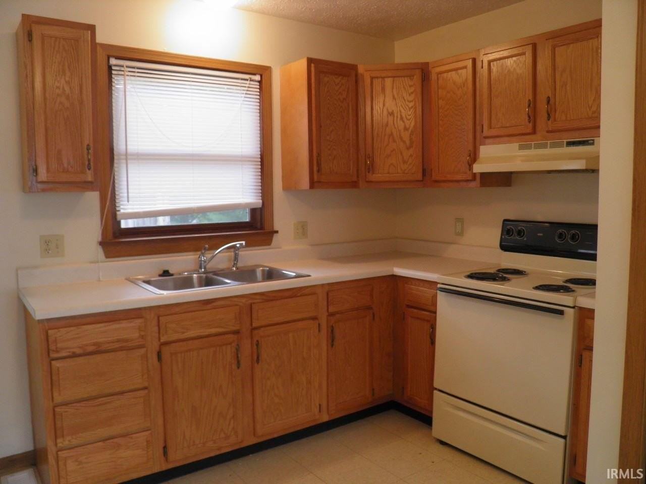 5217 N raubs Lane - Photo 3 of 9