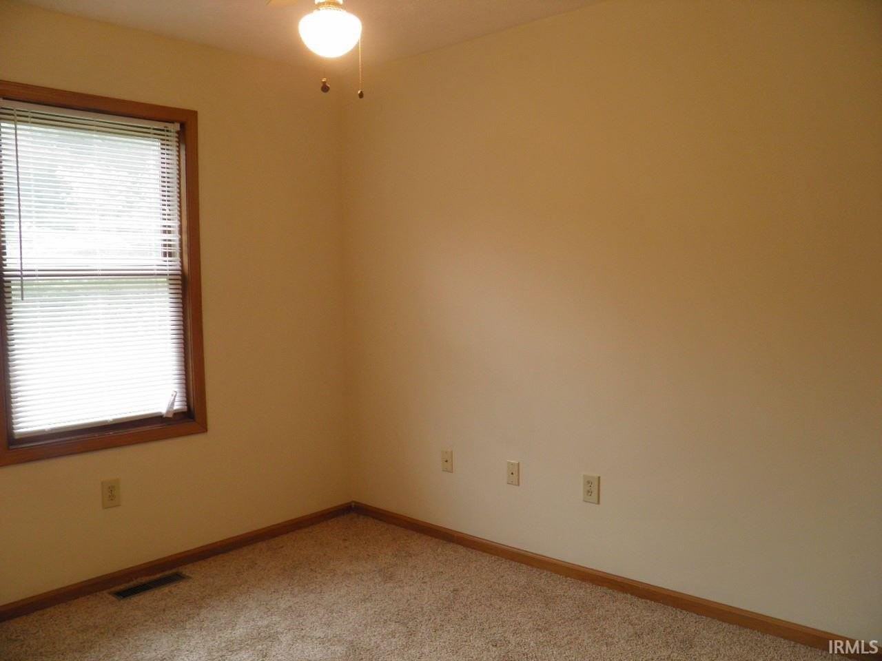 5217 N raubs Lane - Photo 7 of 9