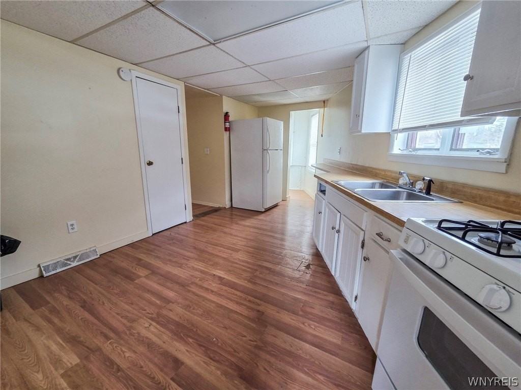 38 N Main St - Photo 3 of 13